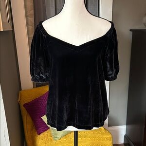 Elegant Black Velvet Women's Top